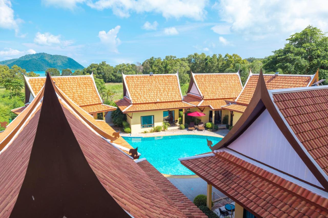 Phuket Kana International Hotel普吉岛卡娜国际酒店 Rawai Екстериор снимка