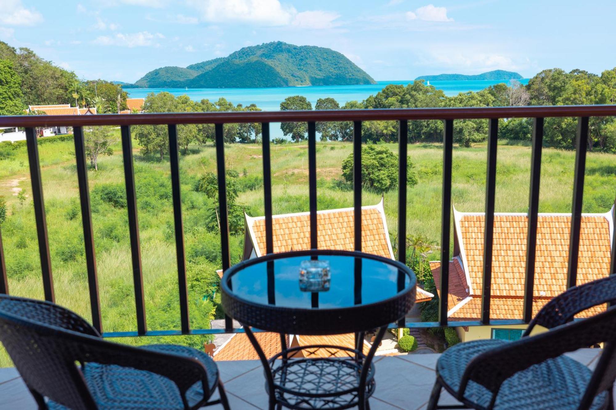 Phuket Kana International Hotel普吉岛卡娜国际酒店 Rawai Екстериор снимка
