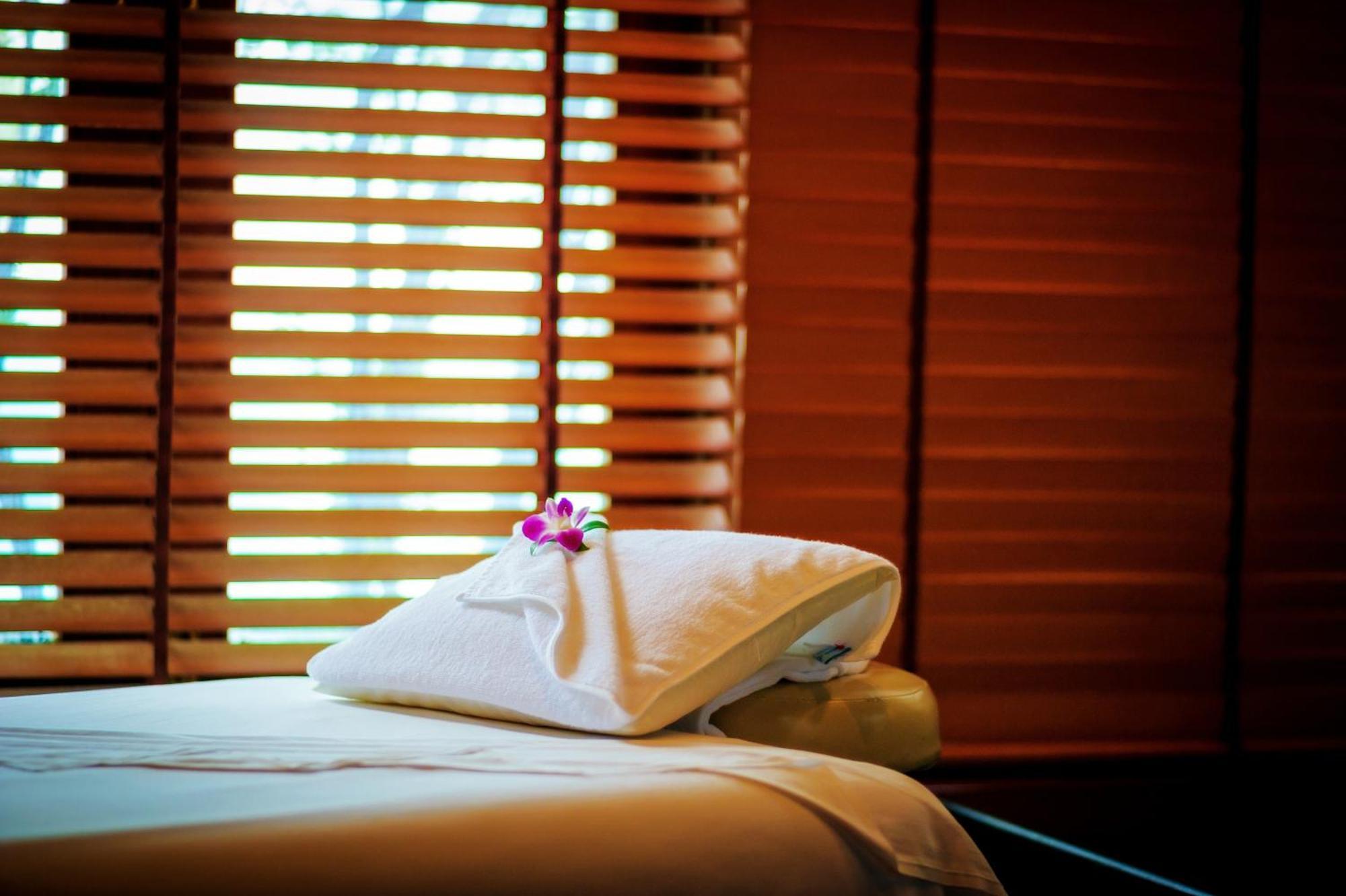 Phuket Kana International Hotel普吉岛卡娜国际酒店 Rawai Екстериор снимка